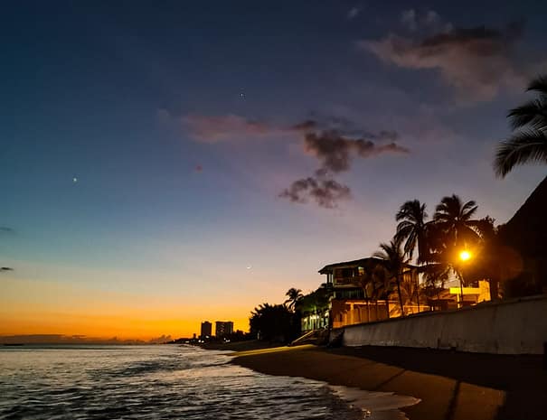 Blue Mango tropical beachfront villa with ocean views and terrace in Río Hato, Panama by Bannaba Stays