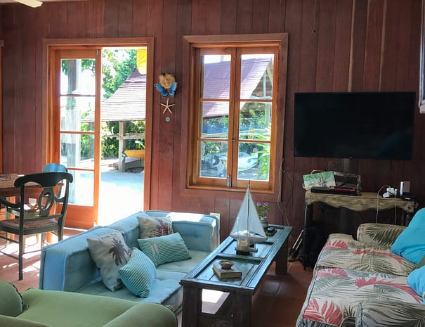 Blue Mango tropical beachfront villa with ocean views and terrace in Río Hato, Panama by Bannaba Stays