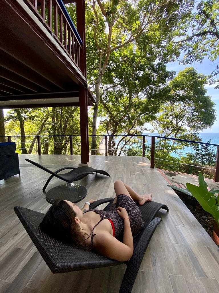 Private beachfront villa with ocean views and wraparound terrace on Saboga Island, Panama by Bannaba Stays (22)